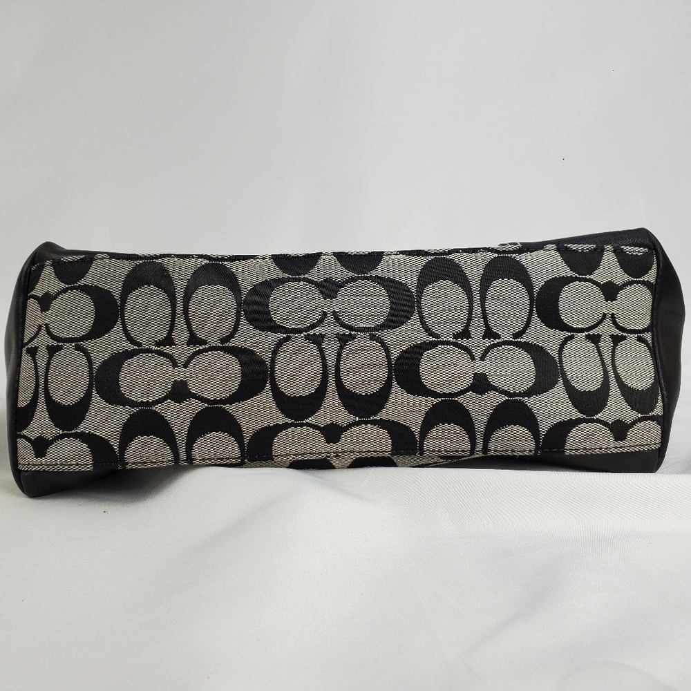 Signature 100% Authentic Coach Purse - Picture 4 of 4